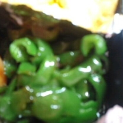 こんにちは～。お弁当に緑色大事よねo(^-^)o。パパ弁にいれたよ。野菜安くならないかな～高いよね(ToT)。
